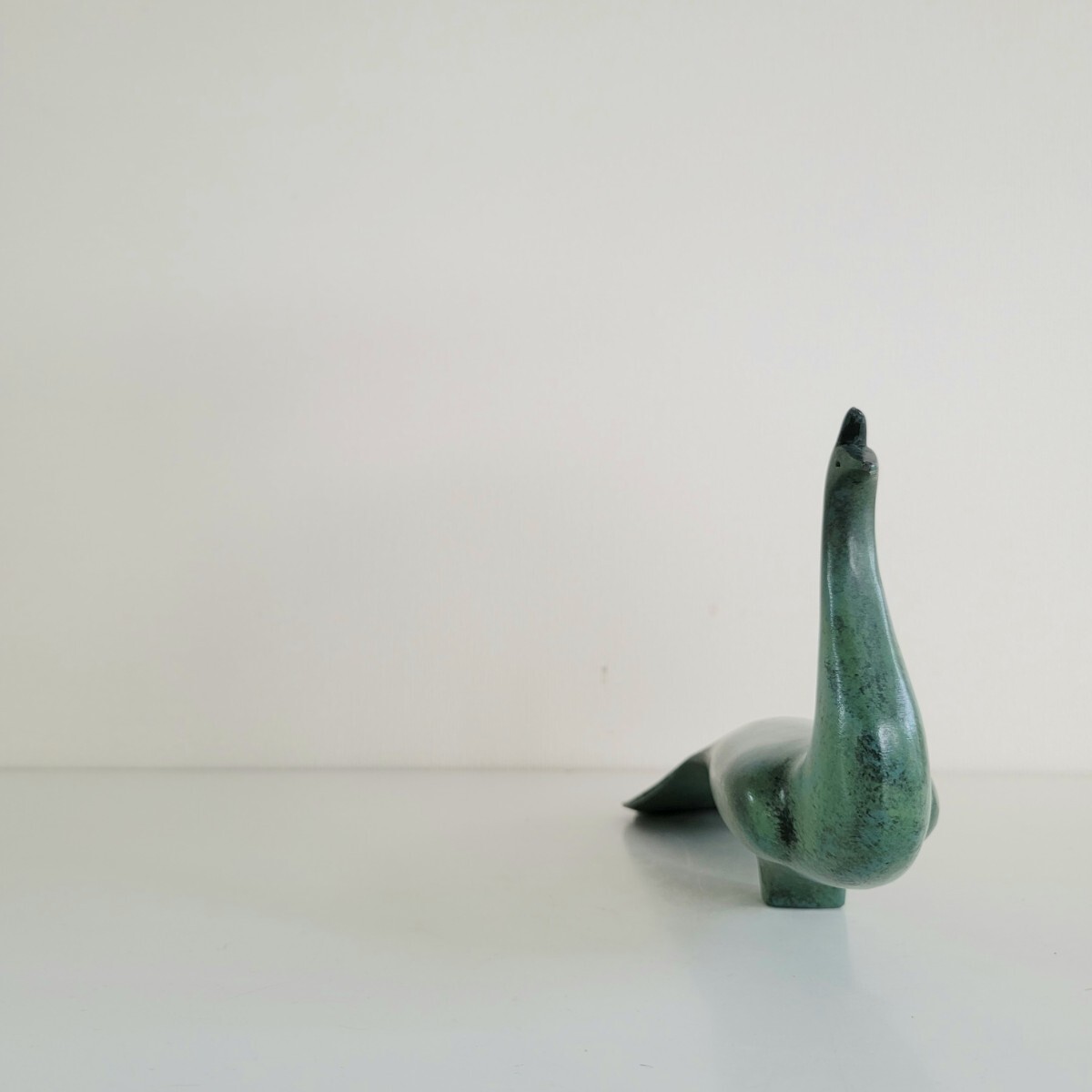 米治一 ブロンズ像 孔雀 置物 銅像置物 高さ17.7cm 骨董 銅製 米治一 ブロンズ像 孔雀 置物 銅像置物 高さ17.7cm 骨董 銅製