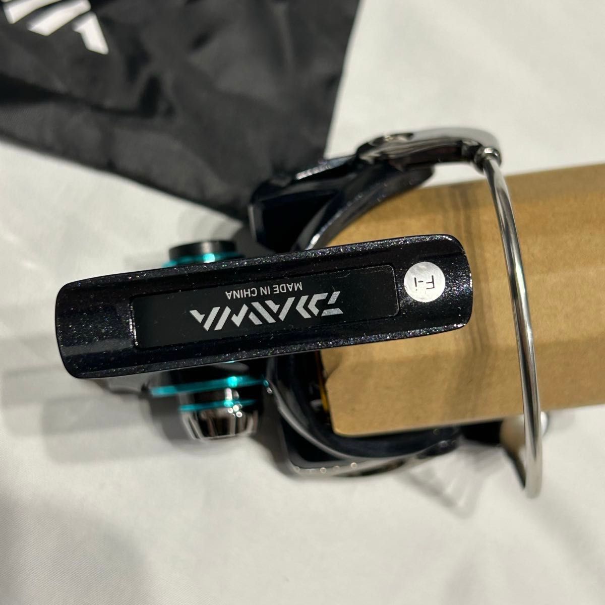 ほぼ未使用】ダイワ DAIWA スピニングリール 17 エメラルダスMX ほぼ未使用】ダイワ DAIWA スピニングリール 17 エメラルダスMX