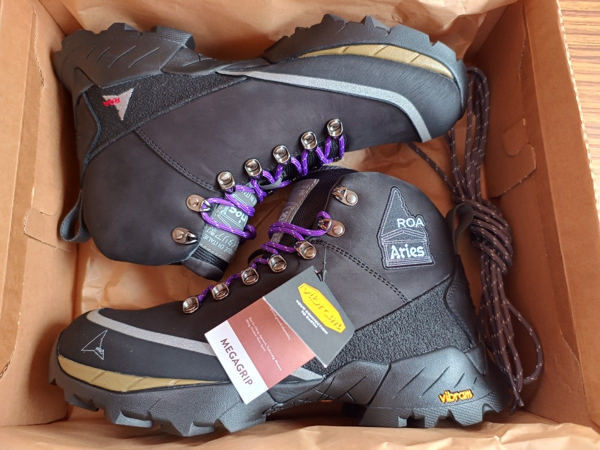 新品】ARIES X ROA ANDREAS hiking パープル 42 アリーズ ロア 新品】ARIES X ROA ANDREAS hiking パープル 42 アリーズ ロア