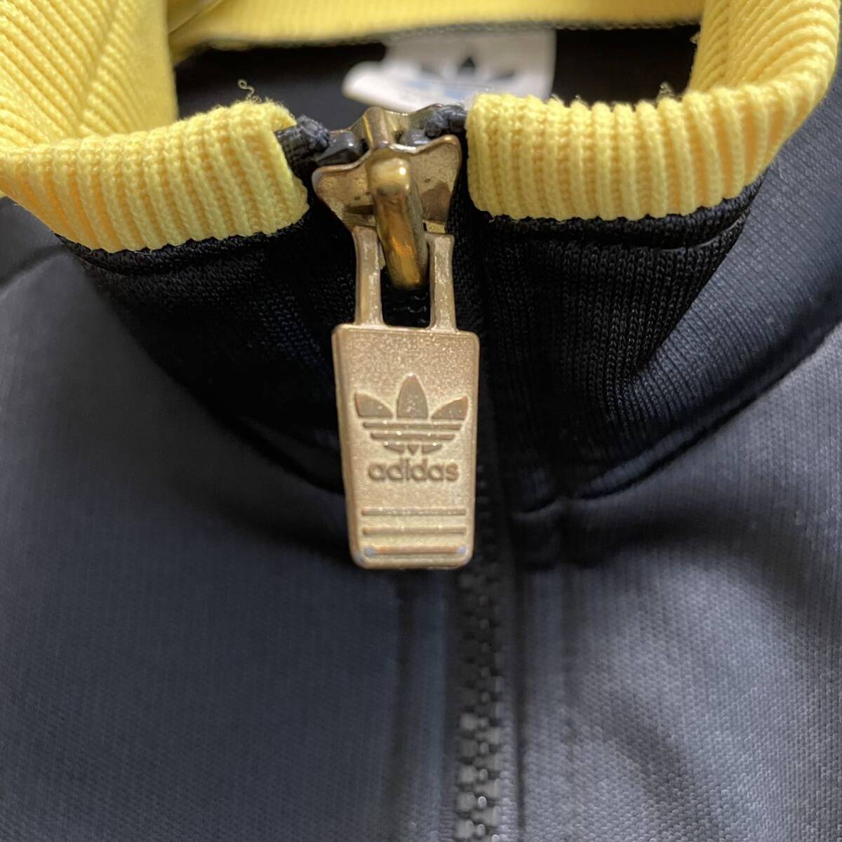 adidas アディダス ジャージ セットアップ Lサイズ 黒×イエロー adidas アディダス ジャージ セットアップ Lサイズ 黒×イエロー