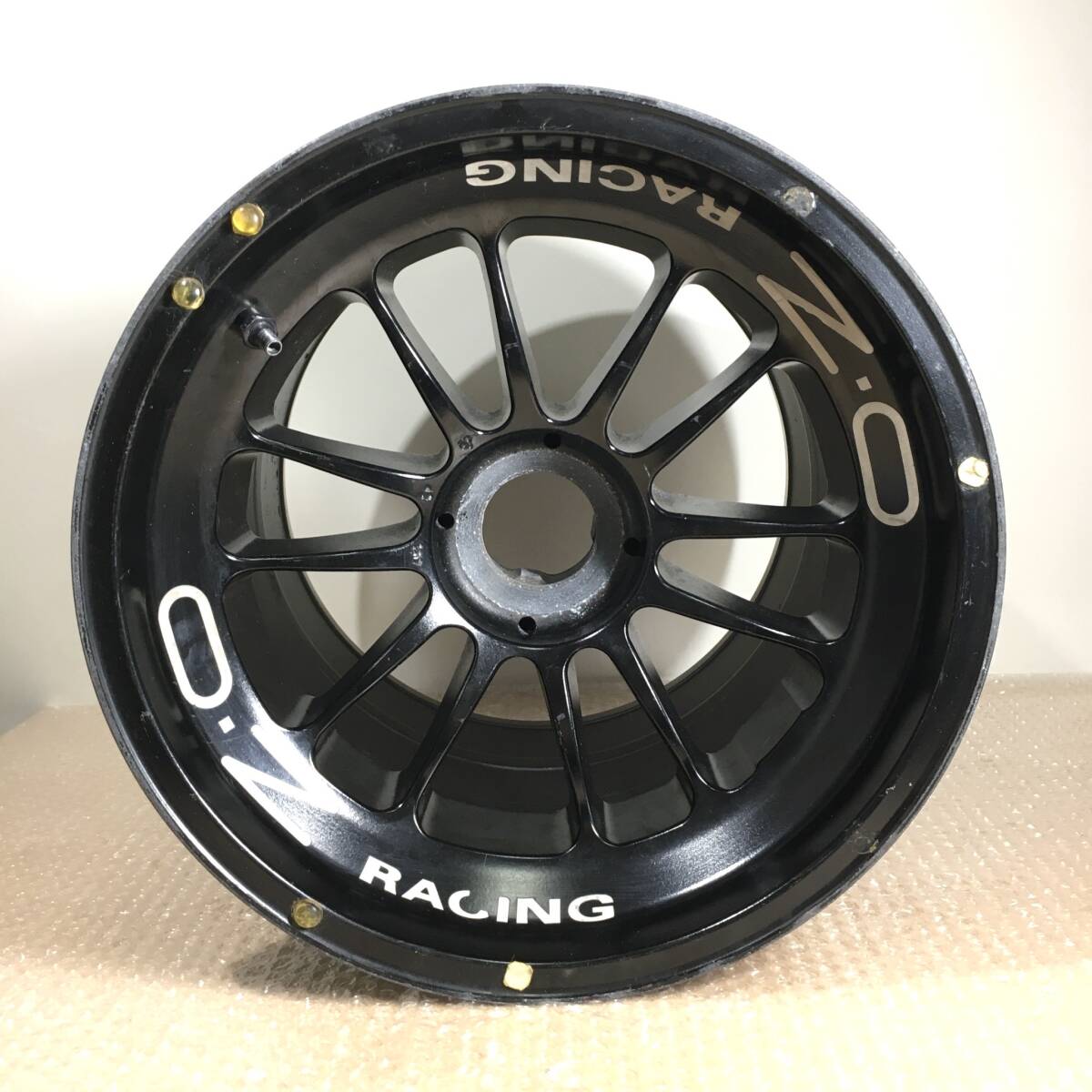 歴史品 OZレーシング BRITISH AMERICAN RACING ホイール F1 歴史品 OZレーシング BRITISH AMERICAN RACING ホイール F1