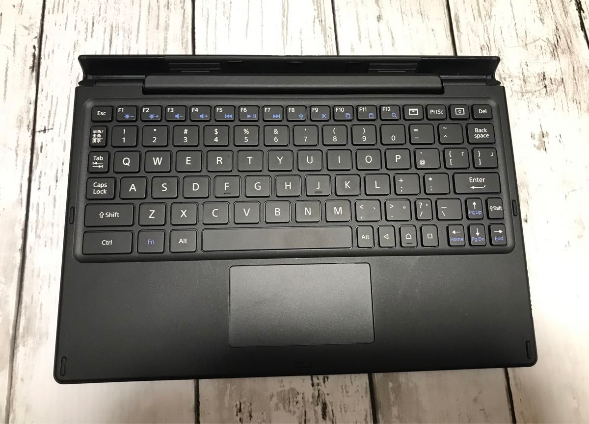 Xperia Z4 Tablet SGP712 + Bluetooth キーボード BKB50
