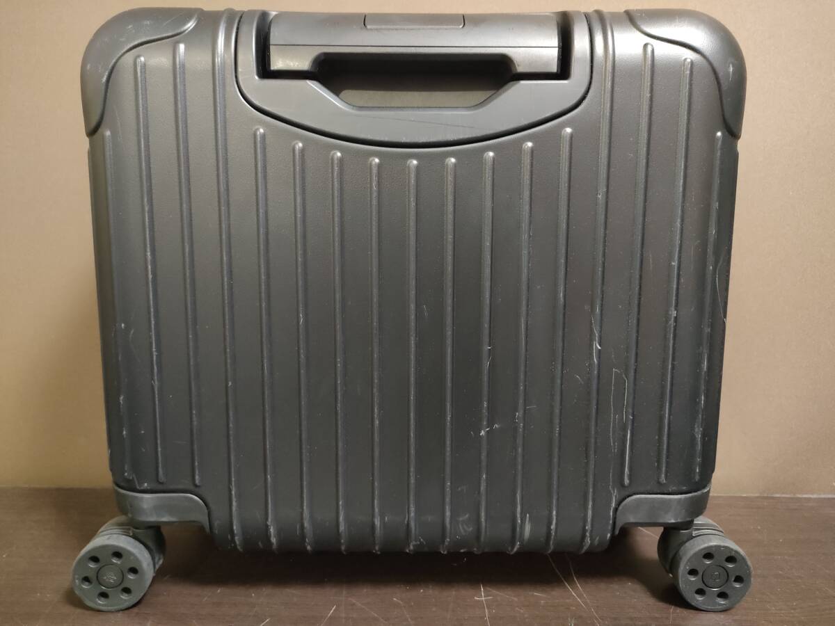 RIMOWA エッセンシャルスリーブコンパクト 2022年製 31L 842 40 RIMOWA エッセンシャルスリーブコンパクト 2022年製 31L 842 40