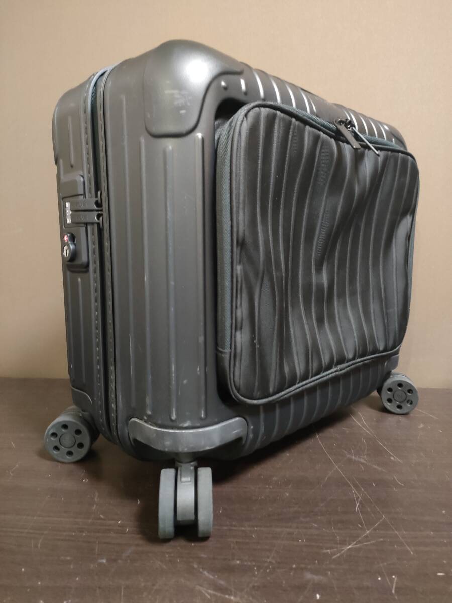 RIMOWA エッセンシャルスリーブコンパクト 2022年製 31L 842 40 RIMOWA エッセンシャルスリーブコンパクト 2022年製 31L 842 40