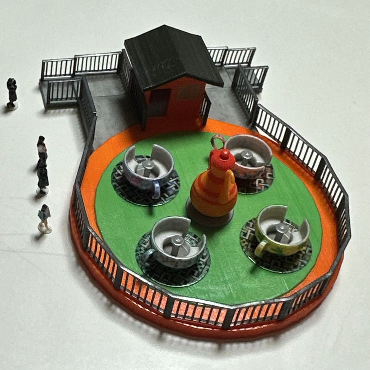Nゲージ 遊園地 コーヒーカップ ミニチュア ジオラマ ジオコレに Nゲージ 遊園地 コーヒーカップ ミニチュア ジオラマ ジオコレに