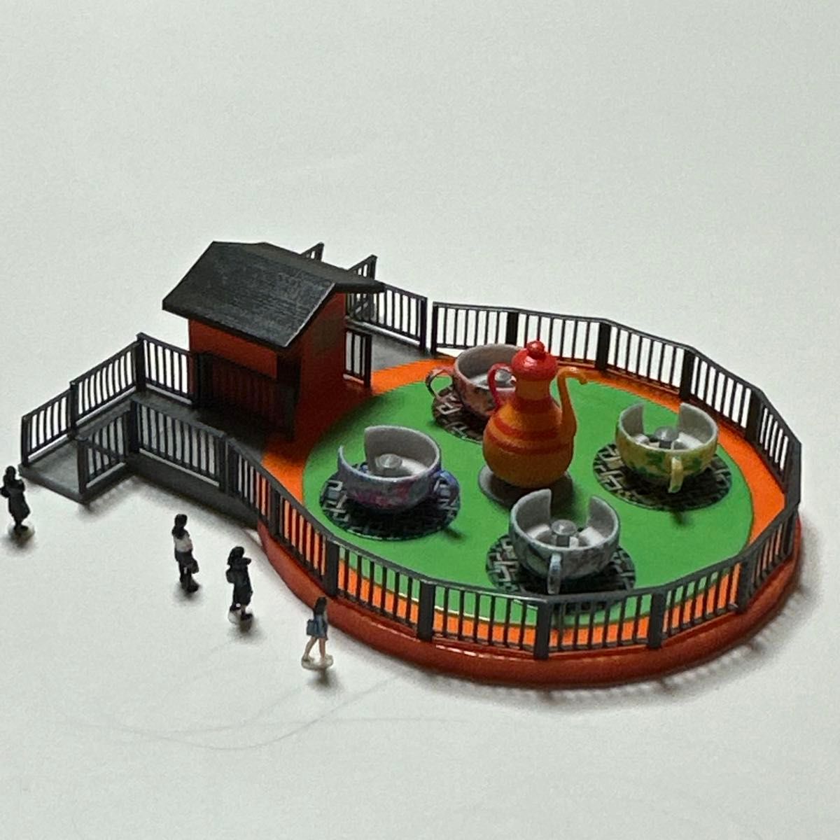 Nゲージ 遊園地 コーヒーカップ ミニチュア ジオラマ ジオコレに Nゲージ 遊園地 コーヒーカップ ミニチュア ジオラマ ジオコレに