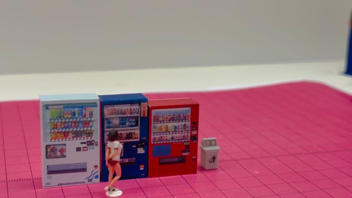 1/64 自販機3個と空き缶入れ 自販機 空き缶入れ ゴミ箱 ミニチュア ミニカーに フィギュアに ミニチュアイメージ