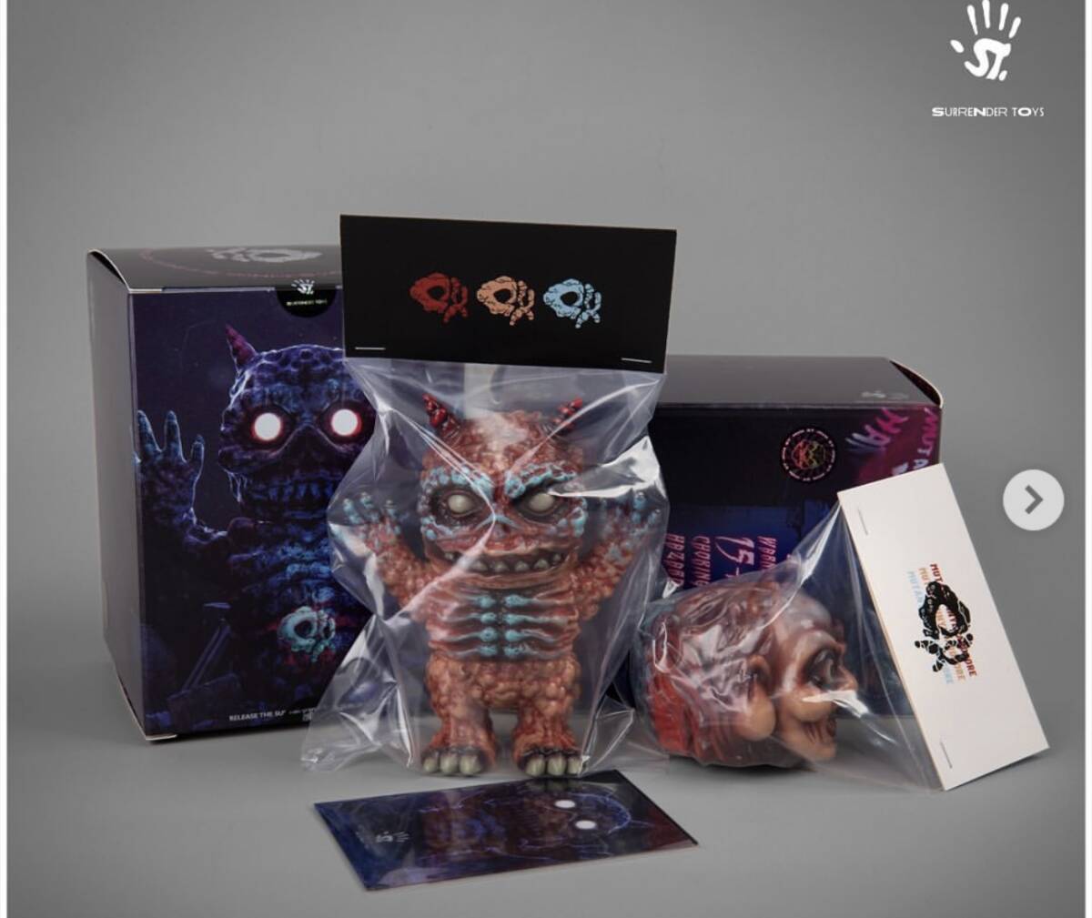 surrendertoys mutantvinylhardcore DX ソフビ 美品 IZUMONSTER surrendertoys mutantvinylhardcore DX ソフビ 美品 IZUMONSTER