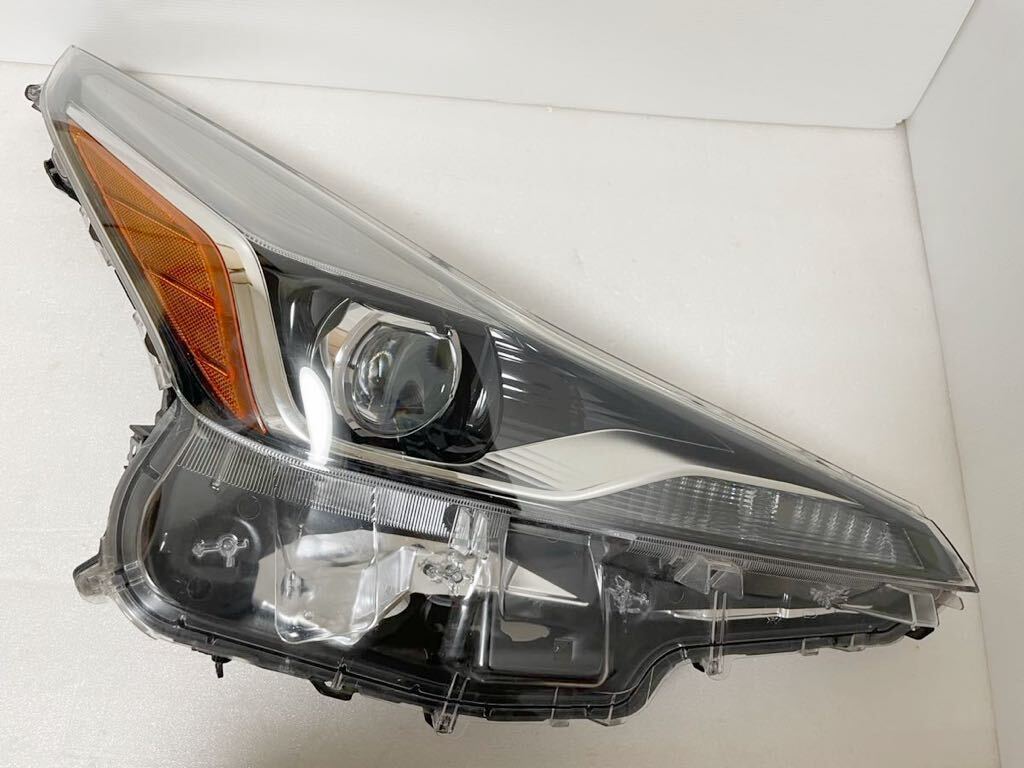 トヨタ プリウス 50 ZVW50 ZVW51 ZVW55 後期 純正 右 LED ヘッド トヨタ プリウス 50 ZVW50 ZVW51 ZVW55 後期 純正 右 LED ヘッド
