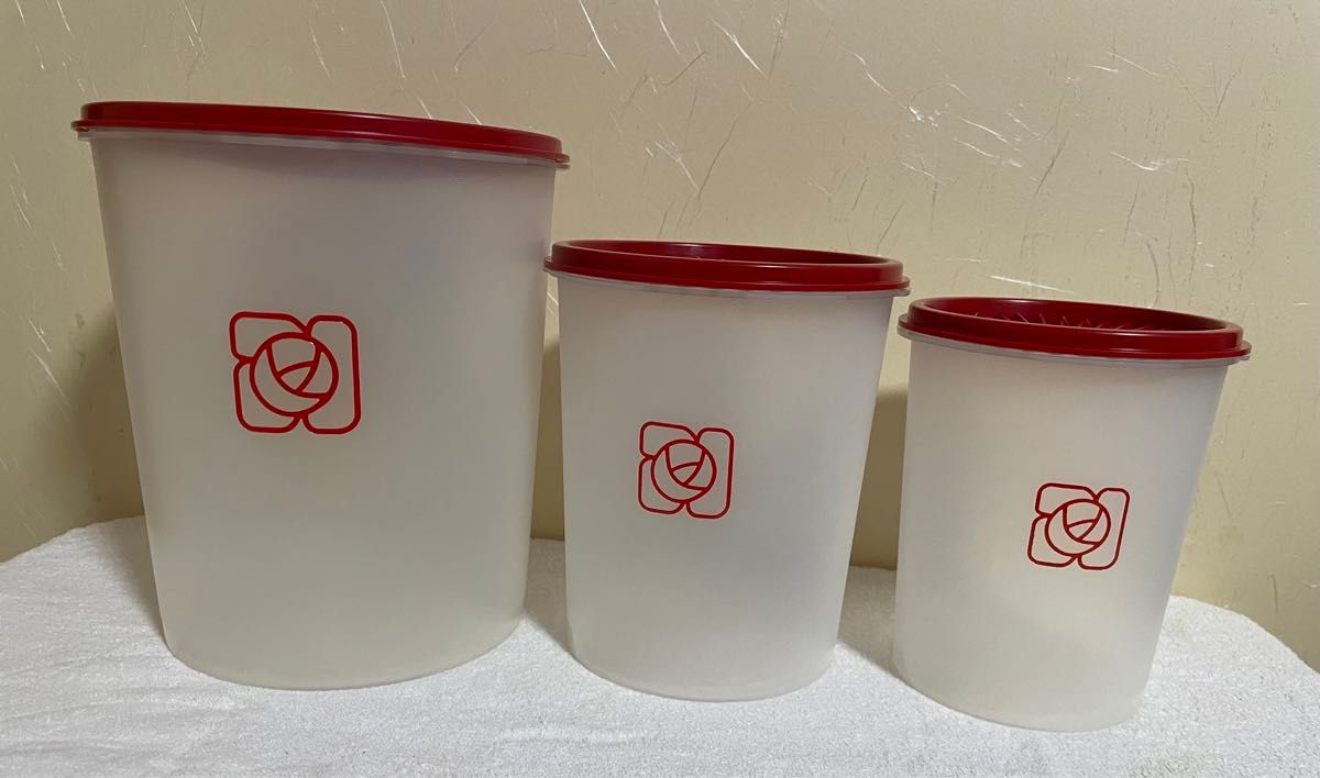 美品》タッパーウェア Tupperware マキシデコレーター 3個セット 美品》タッパーウェア Tupperware マキシデコレーター 3個セット