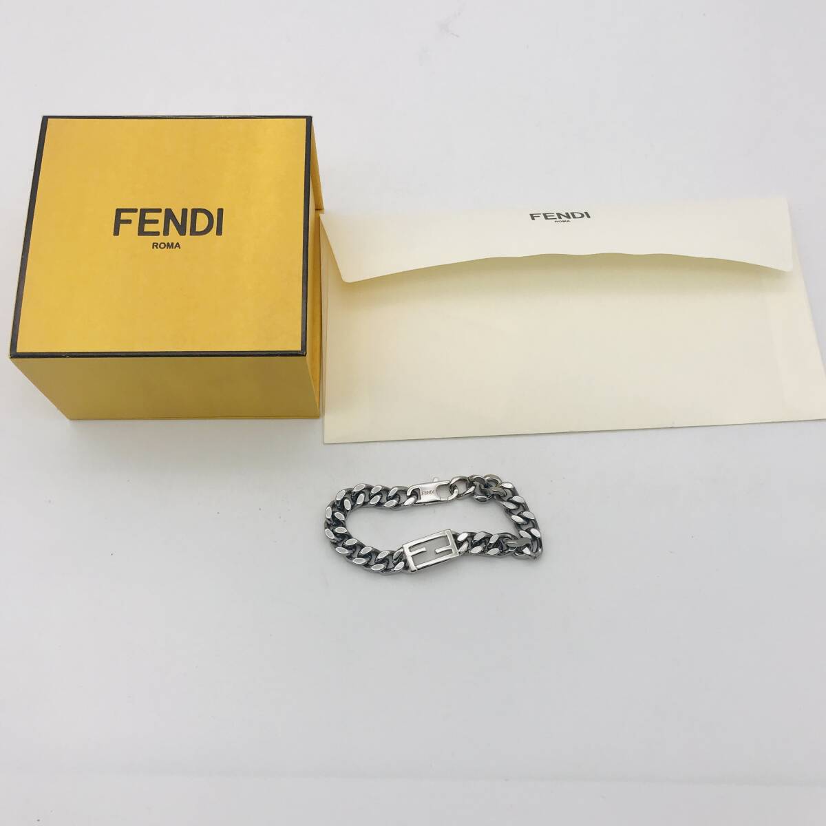Yahoo!オークション - FENDI フェンディ チェーンブレスレット Yahoo!オークション - FENDI フェンディ チェーンブレスレット