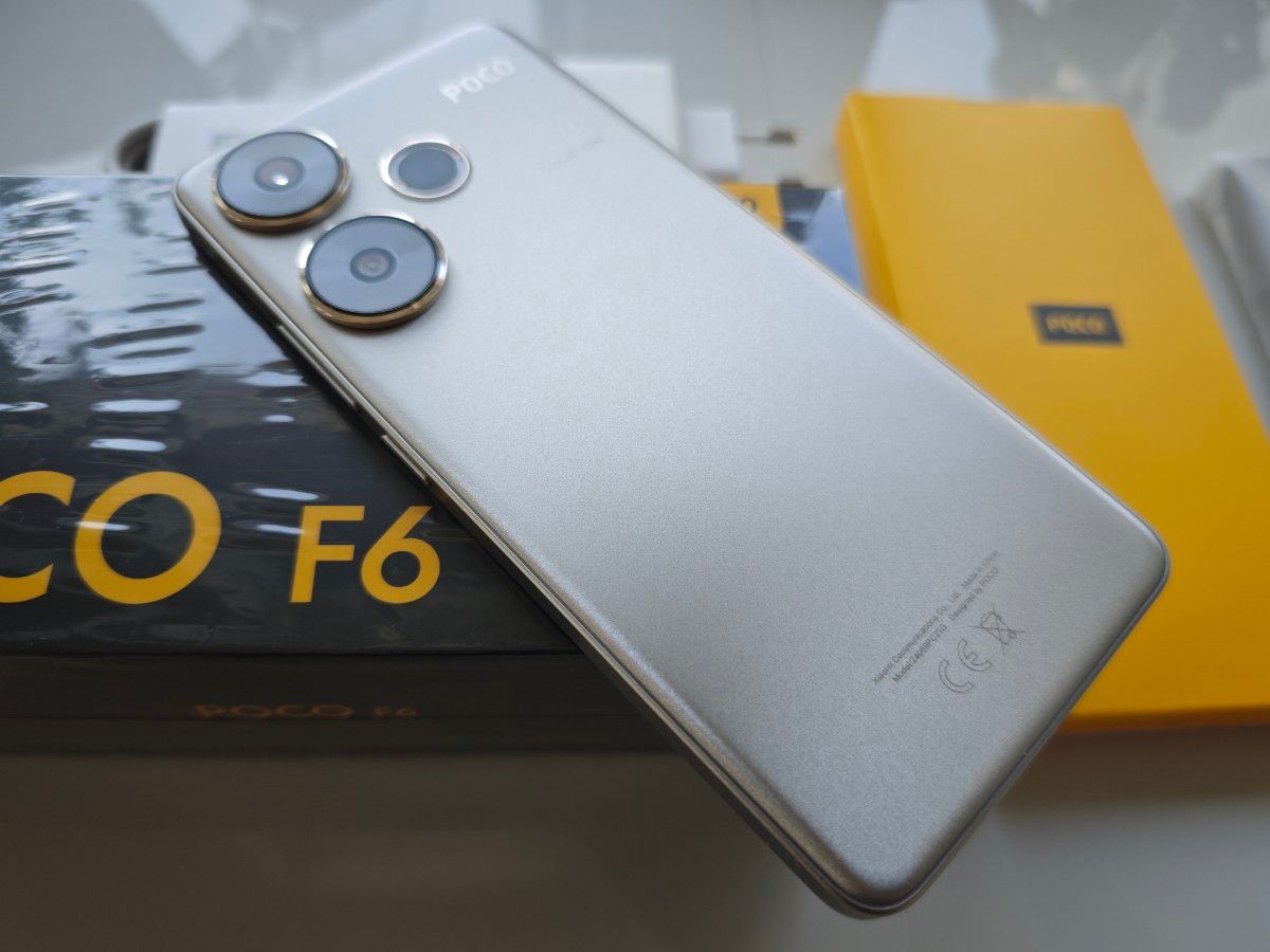 POCO F6 12gb/512gb チタニウム ケースとフィルム付 Xiaomi POCO F6 12gb/512gb チタニウム ケースとフィルム付 Xiaomi