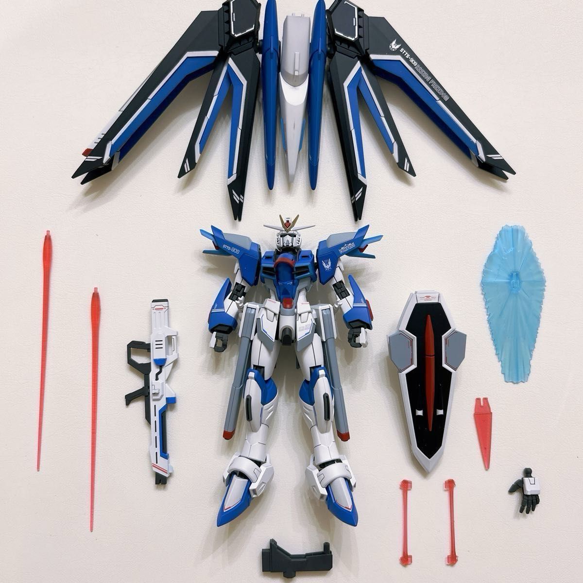 極美品・塗装済】ガンダムSEED FREEDOM ライジングフリーダム 極美品・塗装済】ガンダムSEED FREEDOM ライジングフリーダム