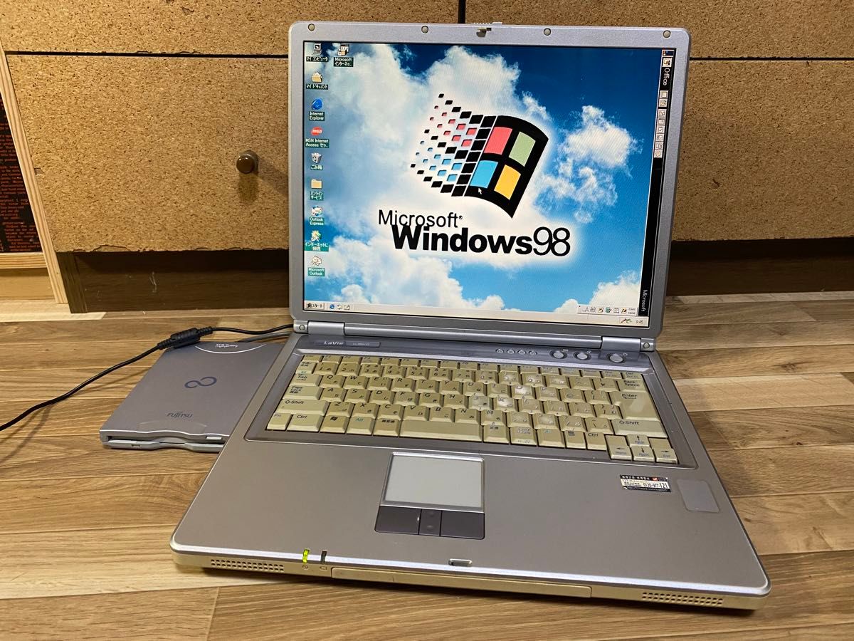 Windows98 ノートパソコン office97 ACアダプター付き 希少 Windows98 ノートパソコン office97 ACアダプター付き 希少