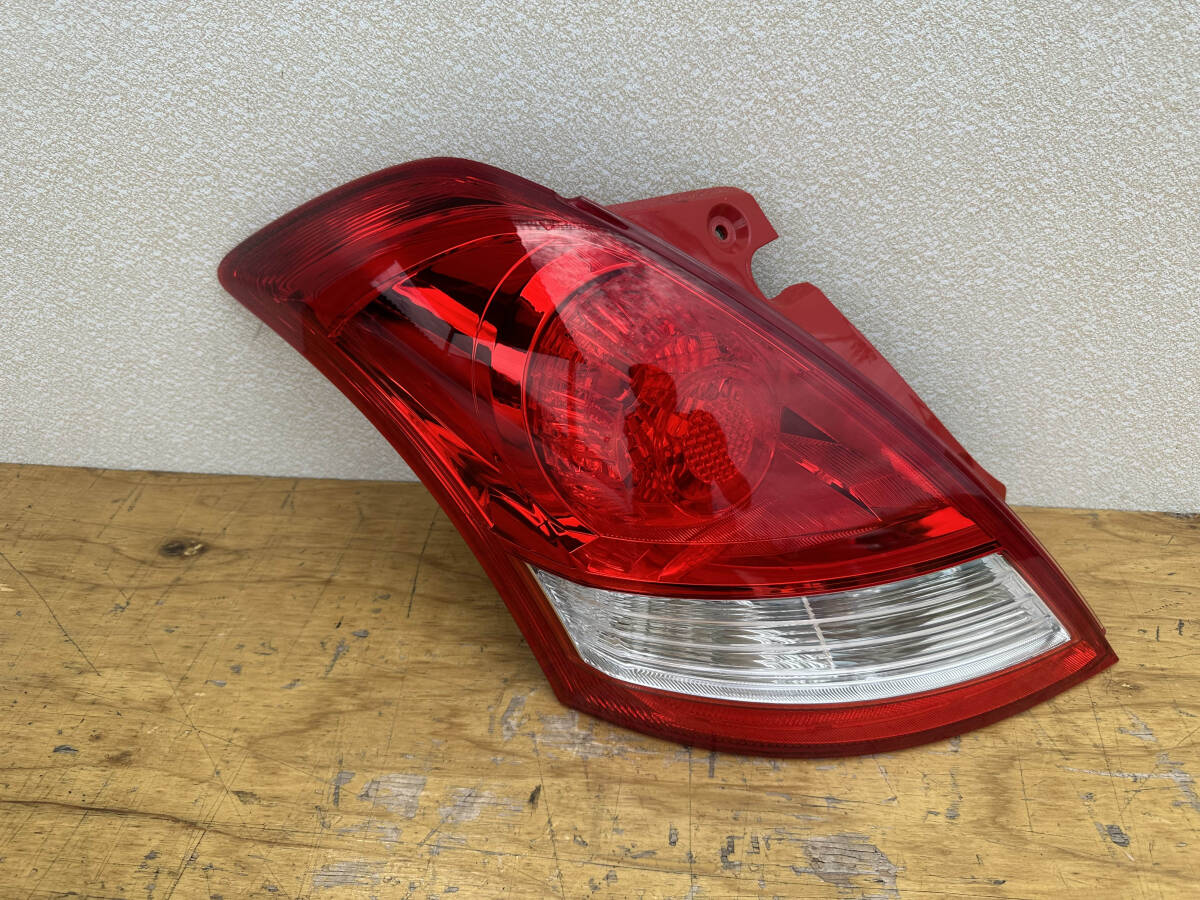 磨き済み スイフト ZC32S 純正 テールランプ 左 R1-S1 5041