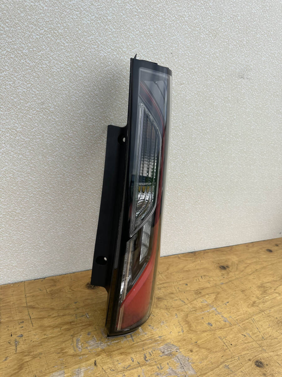 磨き済み ステップワゴン スパーダ RP3 RP4 純正 右 テールライト STANLEY W1890