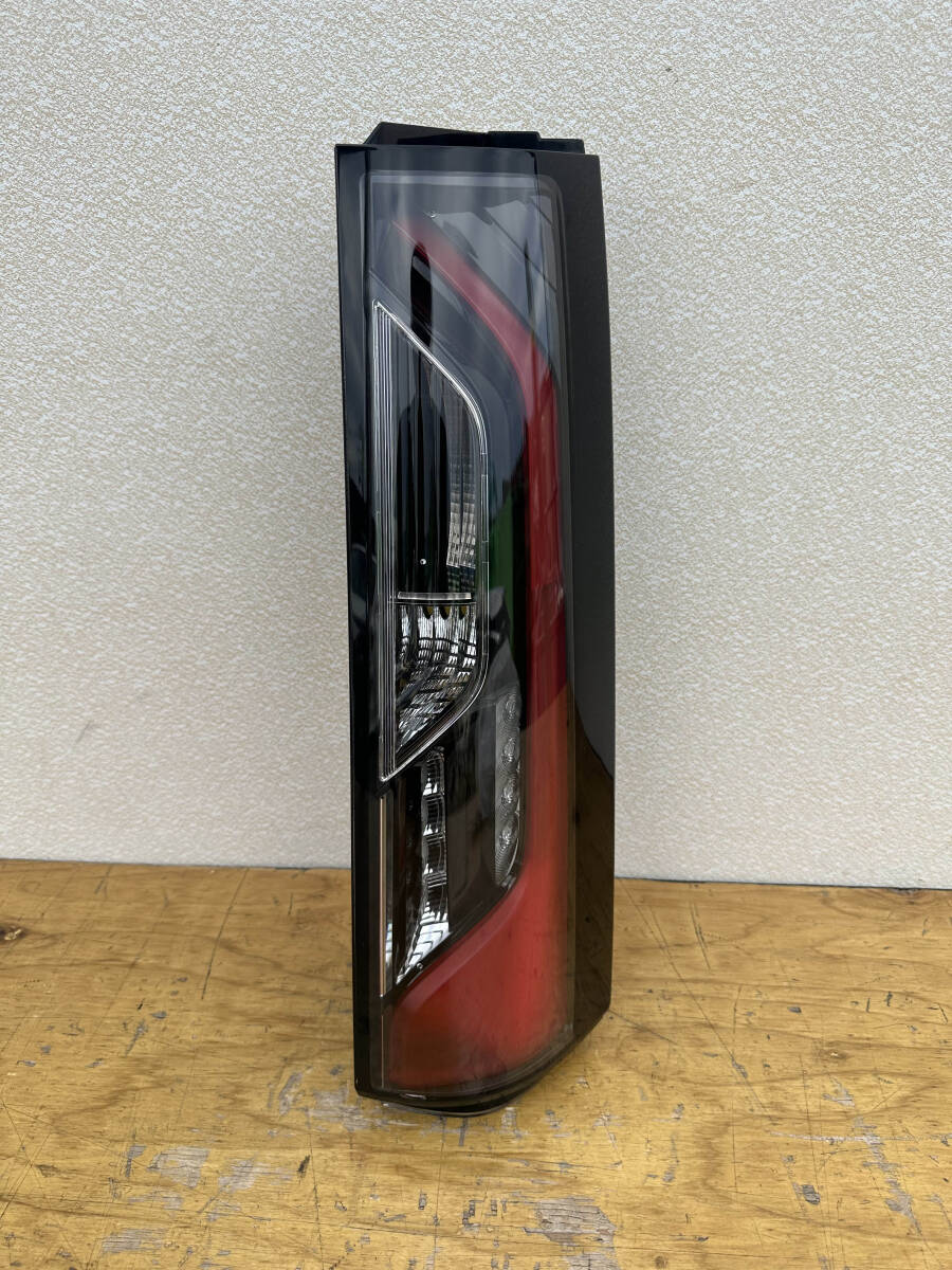 磨き済み ステップワゴン スパーダ RP3 RP4 純正 右 テールライト STANLEY W1890