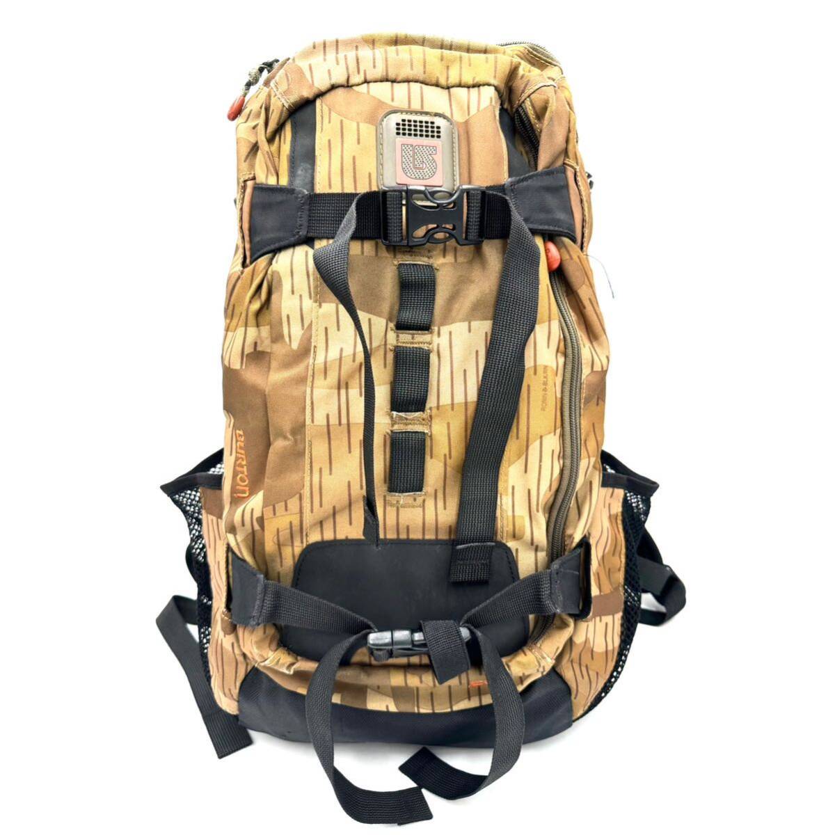 Burton ak 迷彩バックパック モデル '都会のアウトドアバッグ' BURTON バートン 26L 迷彩