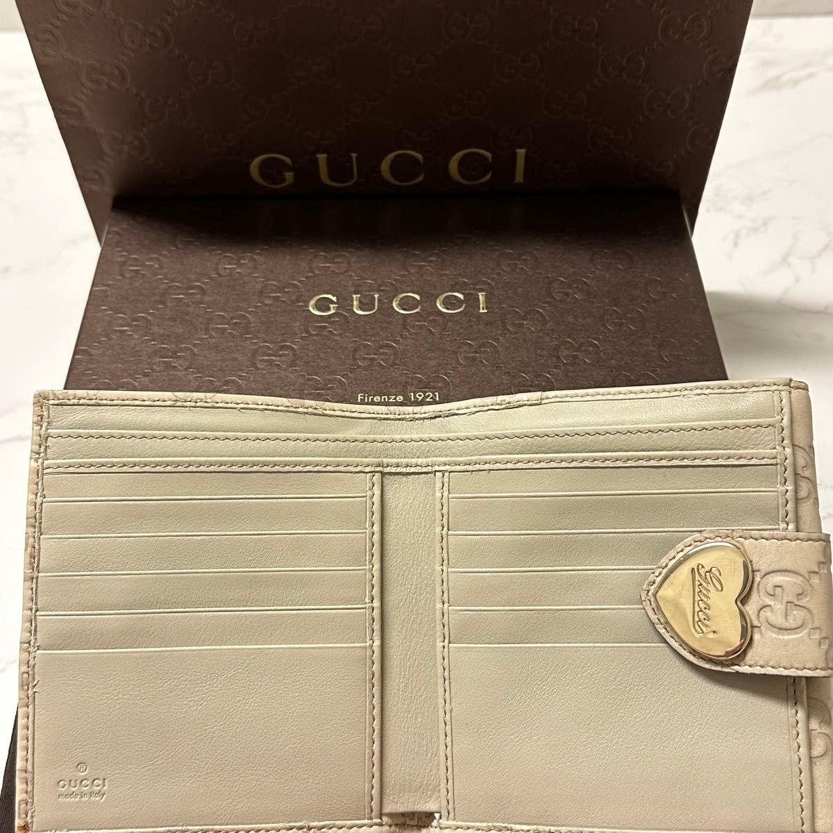 新品同様 グッチ GUCCI 財布 二つ折り 折り財布 シマレザー 新品同様 グッチ GUCCI 財布 二つ折り 折り財布 シマレザー