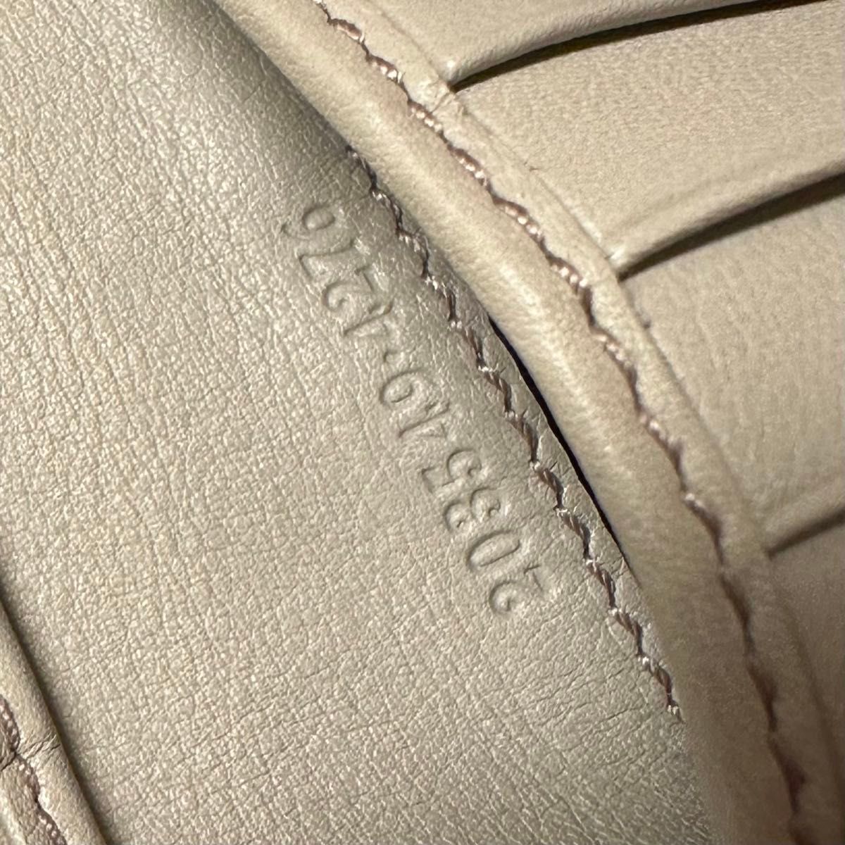 新品同様 グッチ GUCCI 財布 二つ折り 折り財布 シマレザー 新品同様 グッチ GUCCI 財布 二つ折り 折り財布 シマレザー