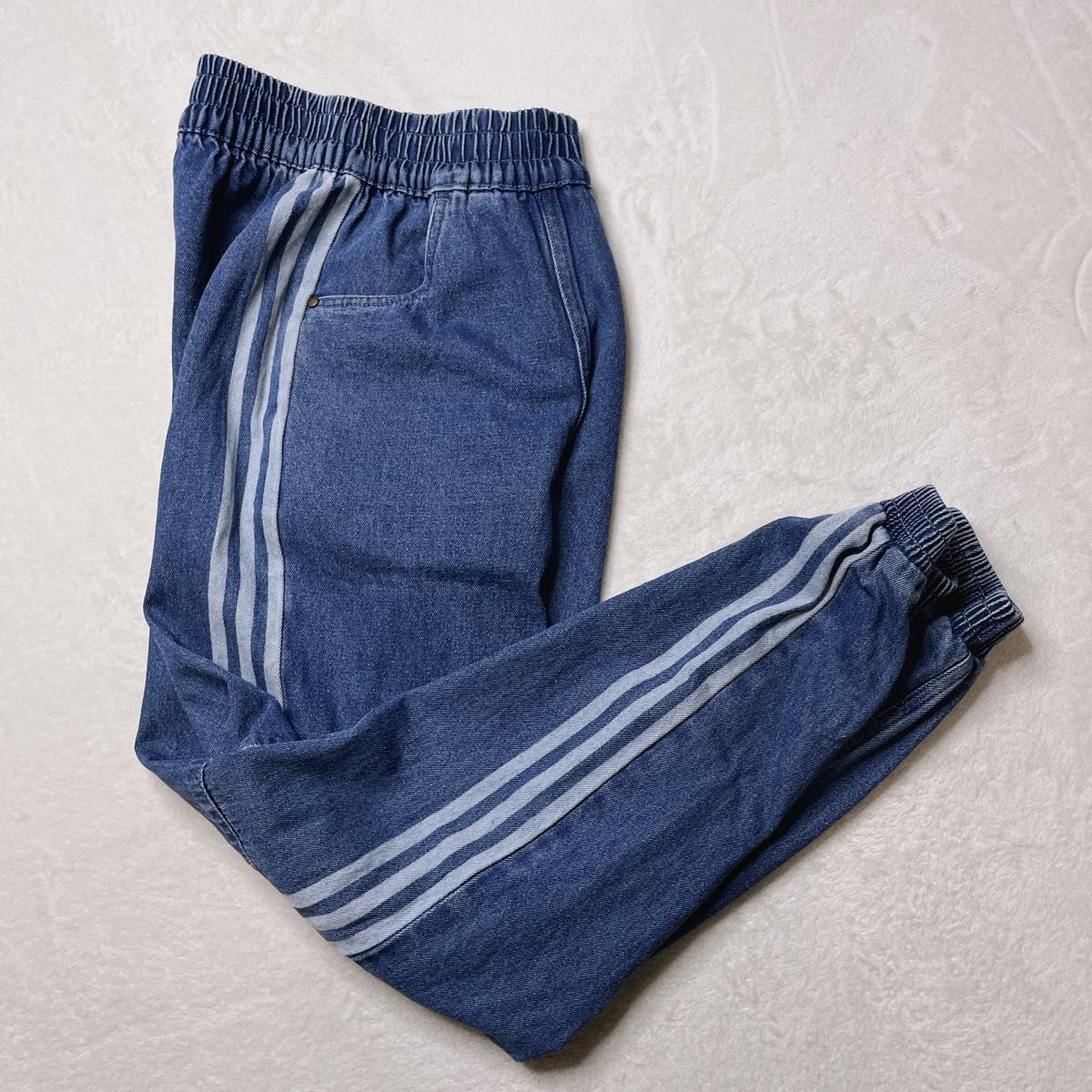 希少デザイン】adidas デニム ジョガーパンツ ラインパンツ 希少デザイン】adidas デニム ジョガーパンツ ラインパンツ