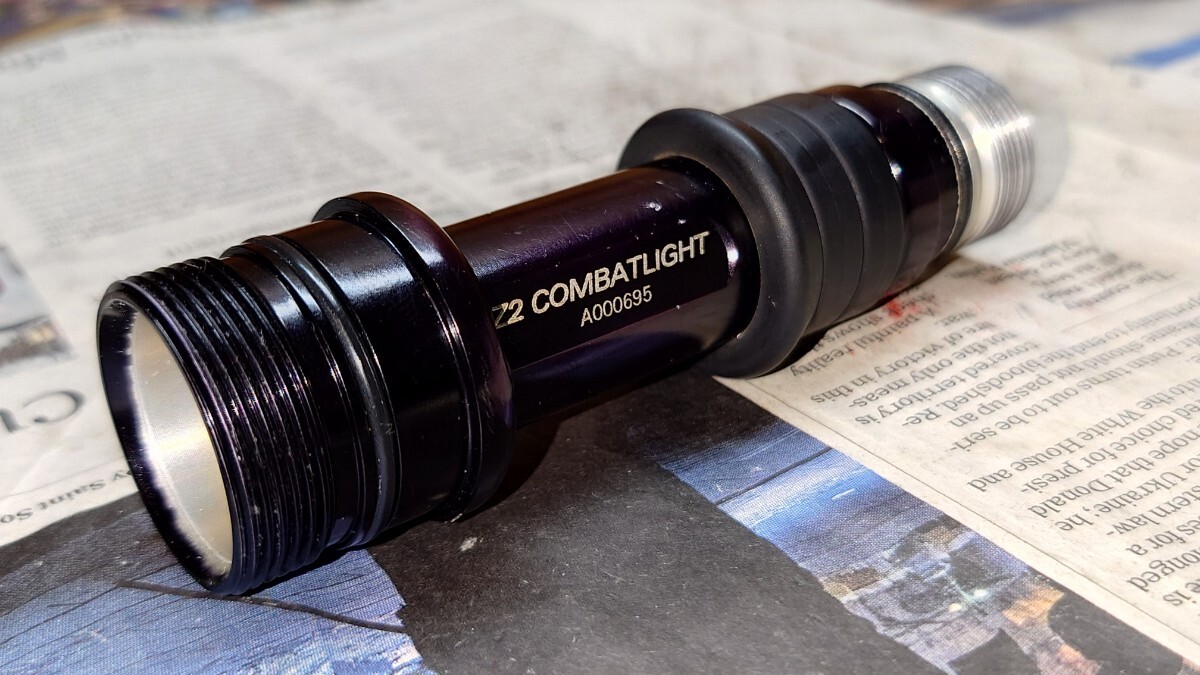 8500円 【極初期ロゴ】SUREFIRE Z2 COMBATLIGHT 2セル6V純正 8500円 【極初期ロゴ】SUREFIRE Z2 COMBATLIGHT 2セル6V純正