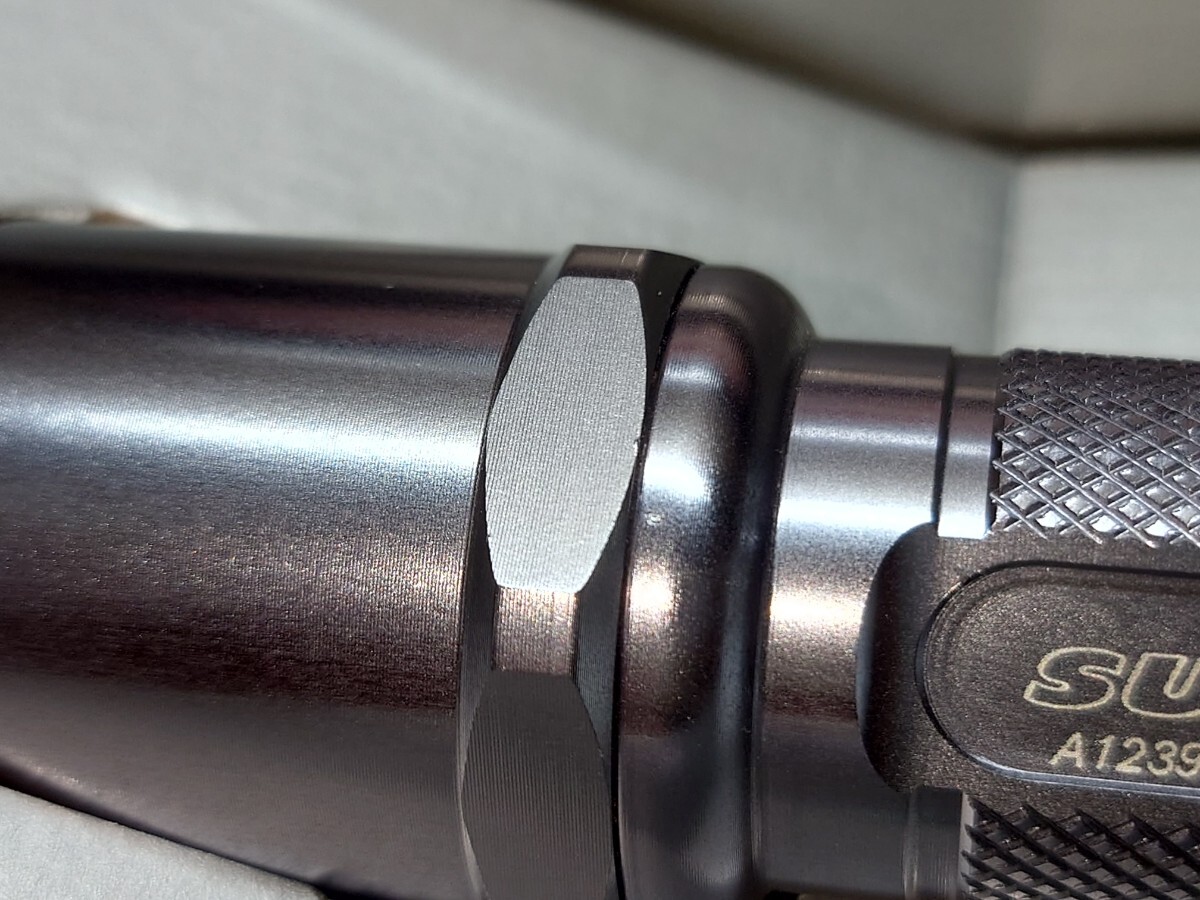 未使用】SUREFIRE 6P-GM 2セル6V65ルーメン ガンメタル シルバー 未使用】SUREFIRE 6P-GM 2セル6V65ルーメン ガンメタル シルバー