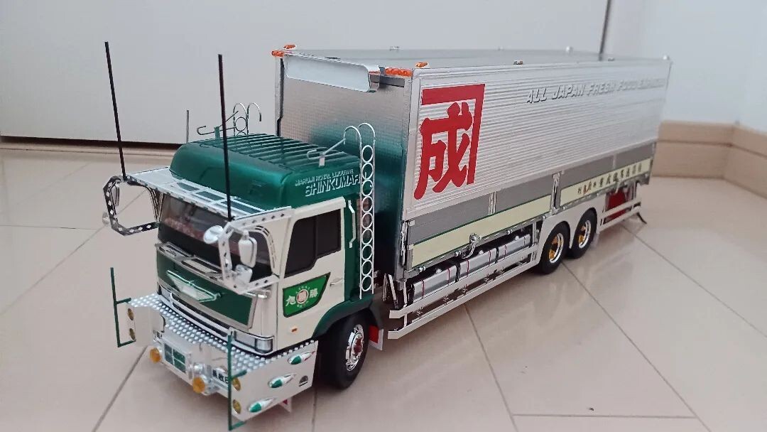 Yahoo!オークション - 最終出品アオシマ1/32 デコトラ 日野 Yahoo!オークション - 最終出品アオシマ1/32 デコトラ 日野
