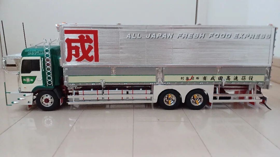 Yahoo!オークション - 最終出品アオシマ1/32 デコトラ 日野 Yahoo!オークション - 最終出品アオシマ1/32 デコトラ 日野