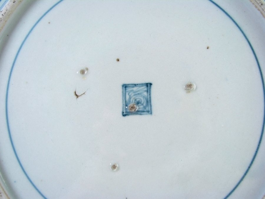 古伊万里 古波佐見 染付 牡丹唐草文大皿 渦福銘 幅:31cm 江戸 古伊万里 古波佐見 染付 牡丹唐草文大皿 渦福銘 幅:31cm 江戸