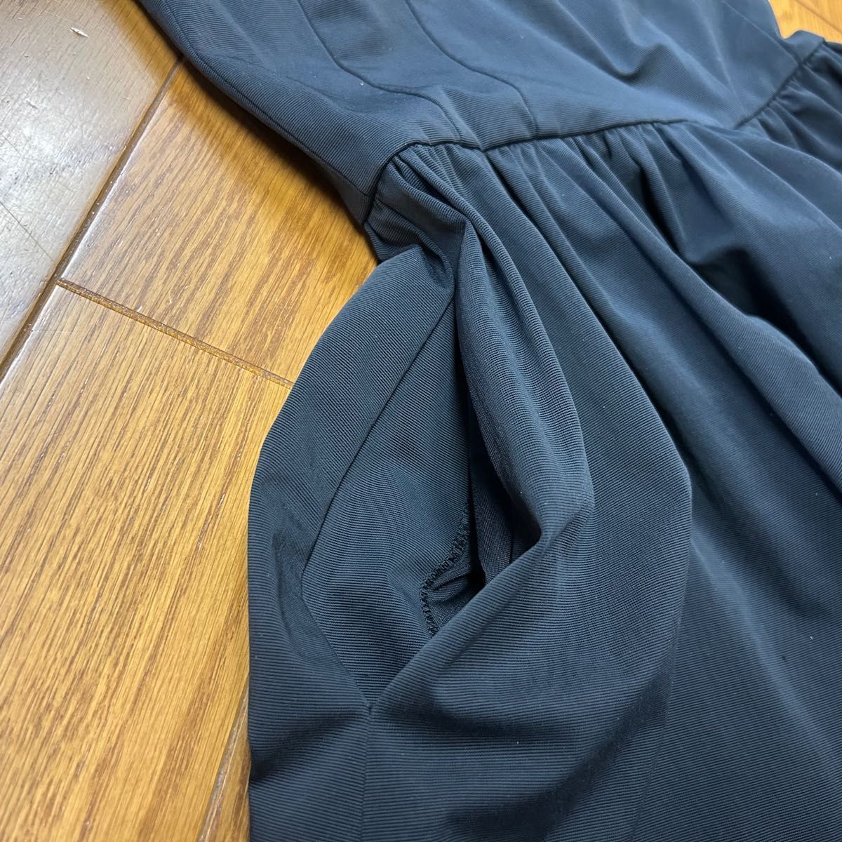 Rene ワンピース Aライン 膝丈 スワロフスキー ブローチ付き 濃紺 36 Rene ワンピース Aライン 膝丈 スワロフスキー ブローチ付き 濃紺 36