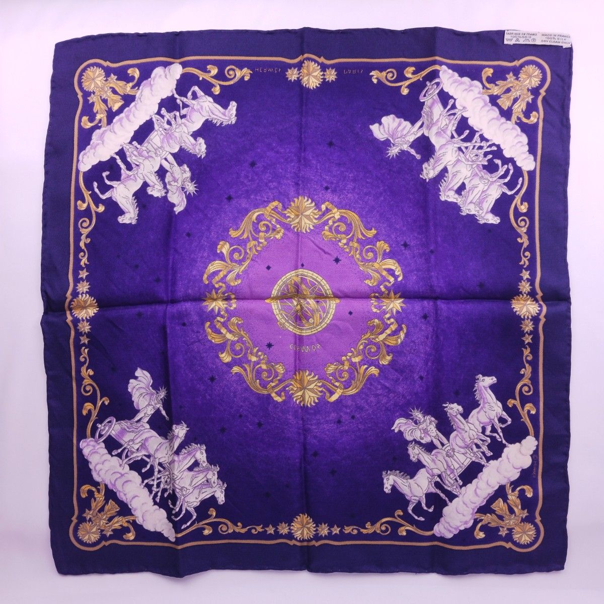 美品】 HERMES エルメス COSMOS 紫 プチカレ カレ40 ハンカチ 美品】 HERMES エルメス COSMOS 紫 プチカレ カレ40 ハンカチ