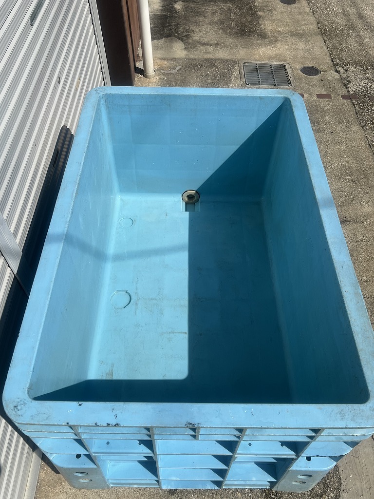 ① pickup welcome * Osaka * squirrel plastic super box 500L with casters large container aquarium .. food water production processing agriculture search ) Jean box 