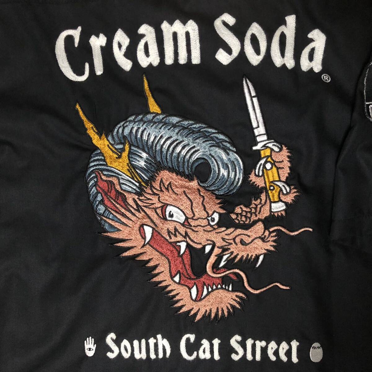 美品 CREAM SODA リーゼントドラゴン 刺繍 ボーリングシャツ L 美品 CREAM SODA リーゼントドラゴン 刺繍 ボーリングシャツ L