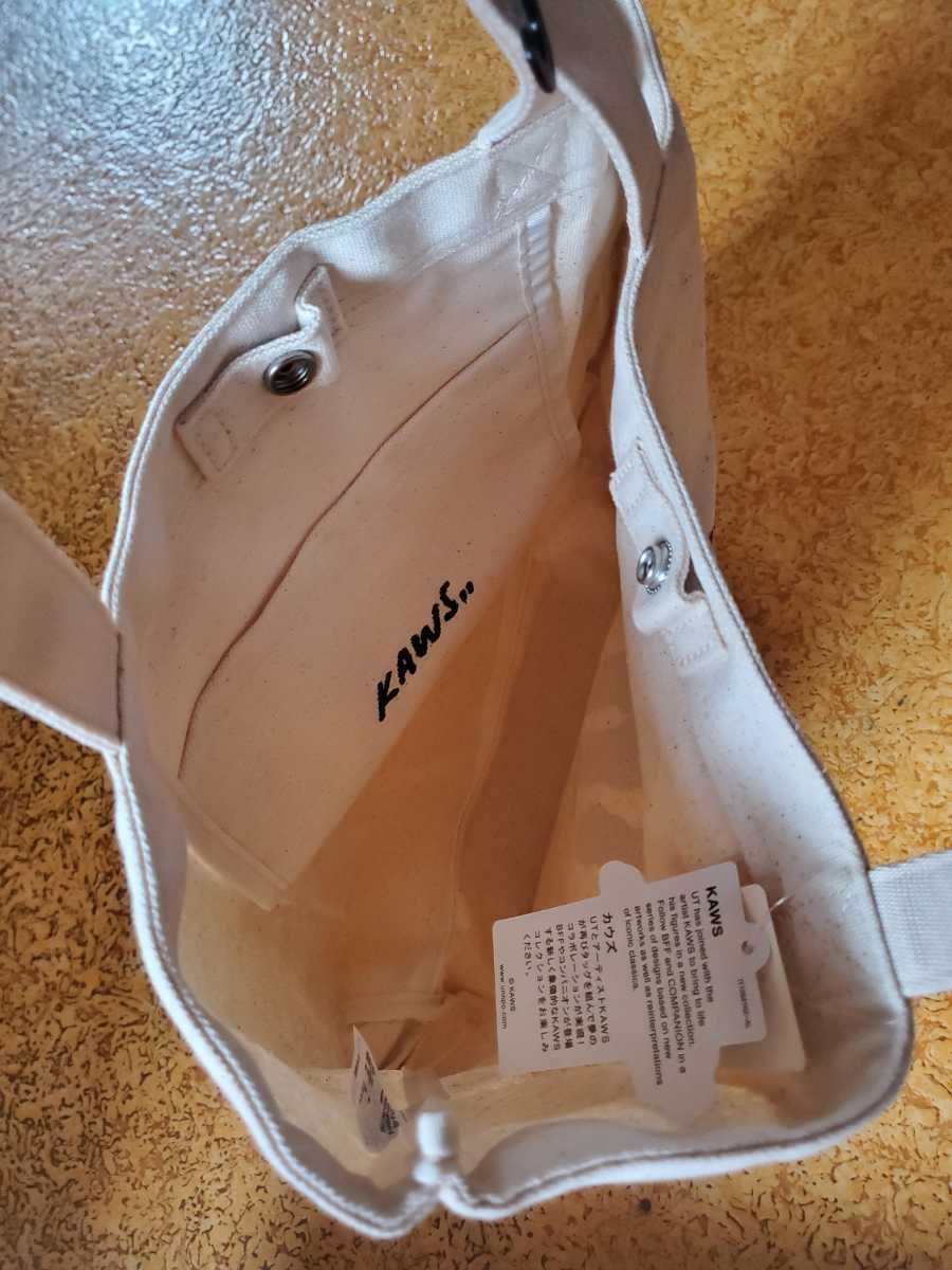 新品 UNIQLO KAWS ユニクロ カウズ トートバッグ 未使用 UT 廃盤 新品 UNIQLO KAWS ユニクロ カウズ トートバッグ 未使用 UT 廃盤