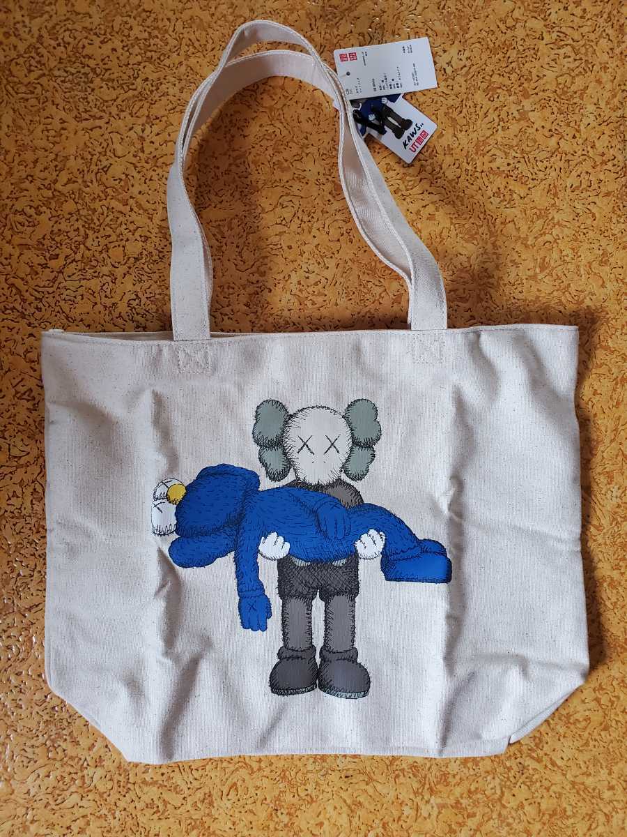 新品 UNIQLO KAWS ユニクロ カウズ トートバッグ 未使用 UT 廃盤 新品 UNIQLO KAWS ユニクロ カウズ トートバッグ 未使用 UT 廃盤