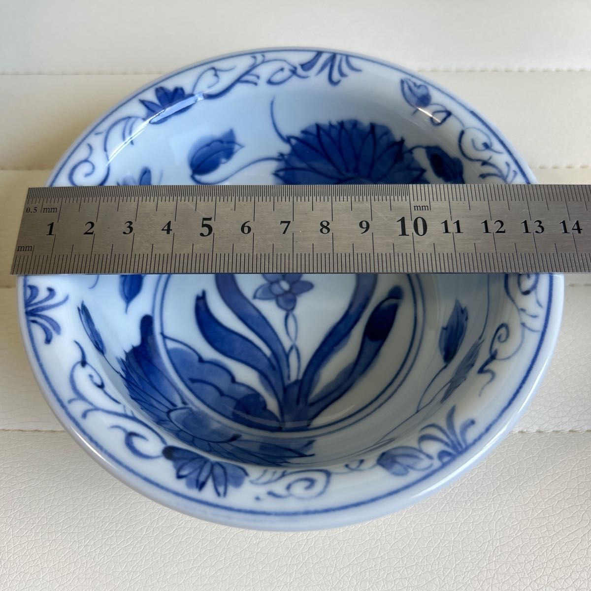 三洋陶器 龍峰窯 染付草花 小鉢揃え 5枚セット 古伊万里 和食器 三洋陶器 龍峰窯 染付草花 小鉢揃え 5枚セット 古伊万里 和食器