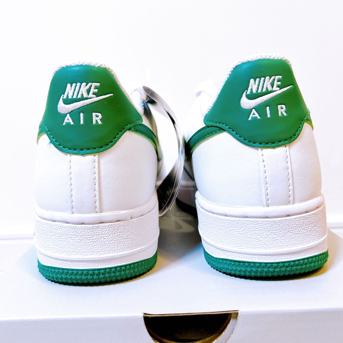 大人気】NIKE エアフォース1ロー GS スニーカー 24 5cm ナイキ 大人気】NIKE エアフォース1ロー GS スニーカー 24 5cm ナイキ