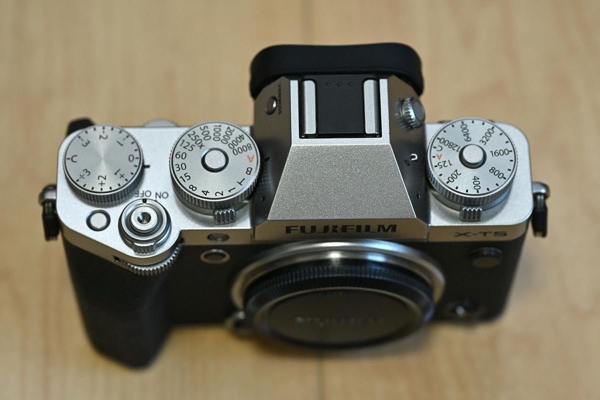 FUJIFILM X-T5 ミラーレスカメラ ボディ(シルバー)|Yahoo FUJIFILM X-T5 ミラーレスカメラ ボディ(シルバー)|Yahoo