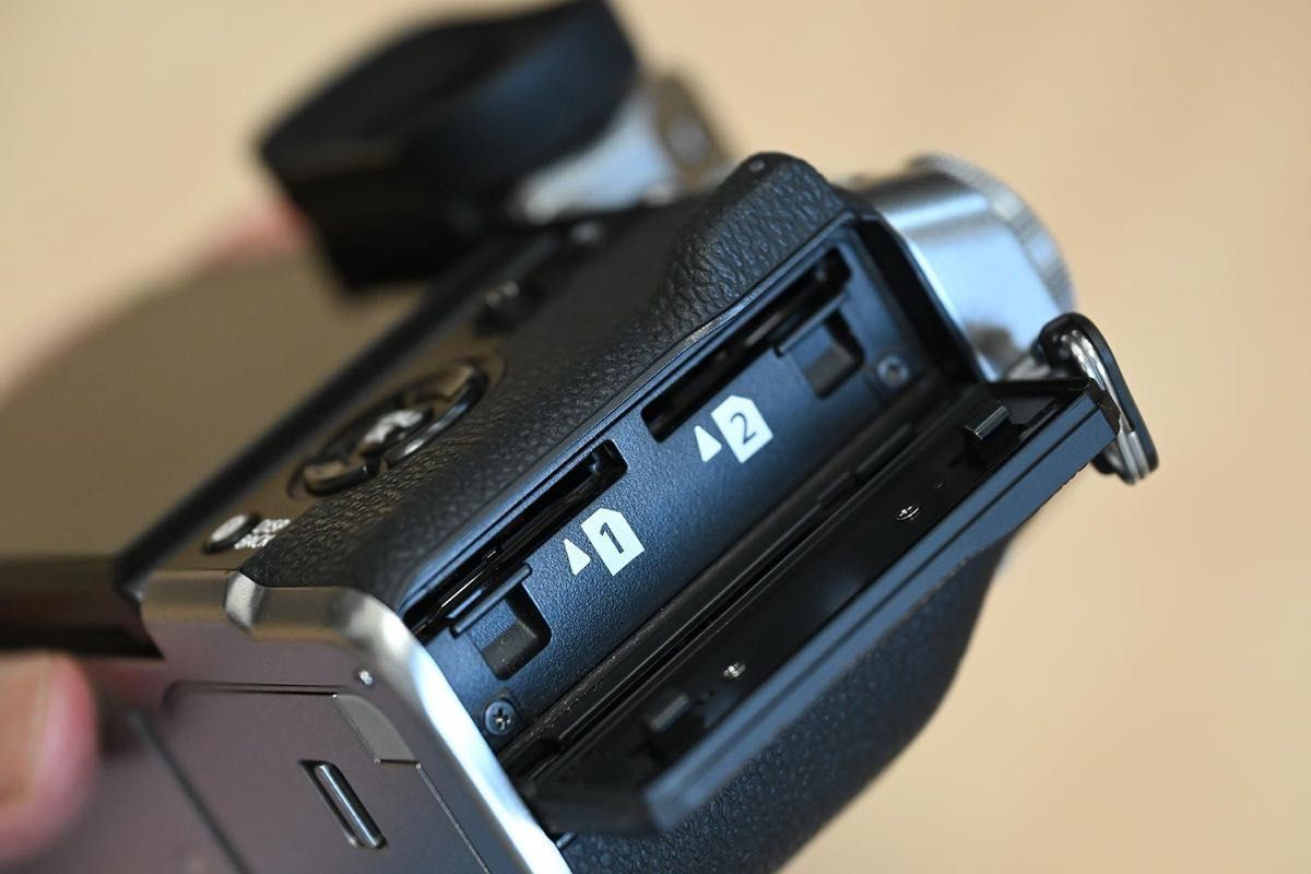 FUJIFILM X-T5 ミラーレスカメラ ボディ(シルバー)|Yahoo FUJIFILM X-T5 ミラーレスカメラ ボディ(シルバー)|Yahoo
