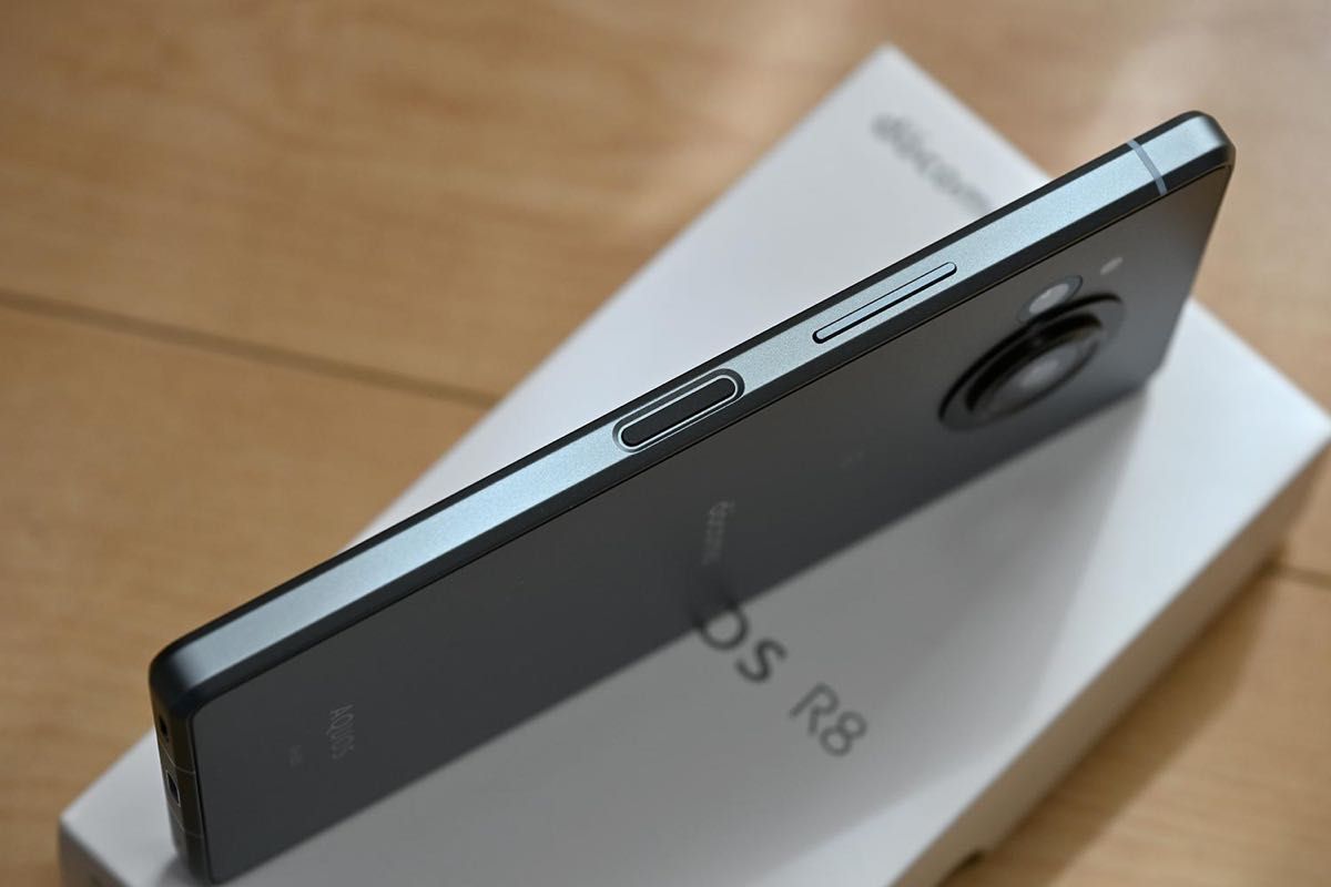 シャープ AQUOS R8(SH-52D)|Yahoo!フリマ(旧PayPayフリマ) シャープ AQUOS R8(SH-52D)|Yahoo!フリマ(旧PayPayフリマ)