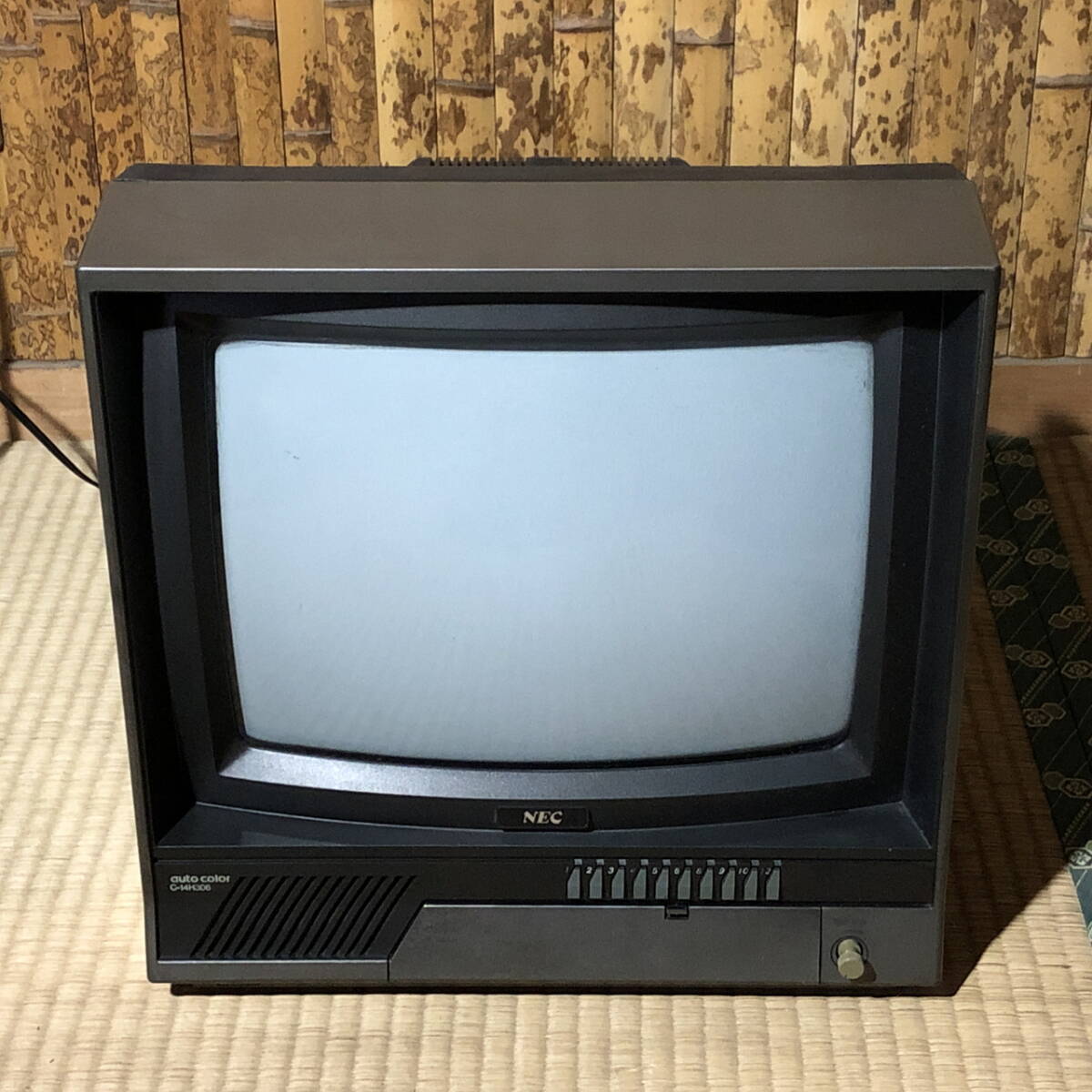 Yahoo!オークション - 昭和レトロ 86年製 NEC14インチブラウン管 Yahoo!オークション - 昭和レトロ 86年製 NEC14インチブラウン管