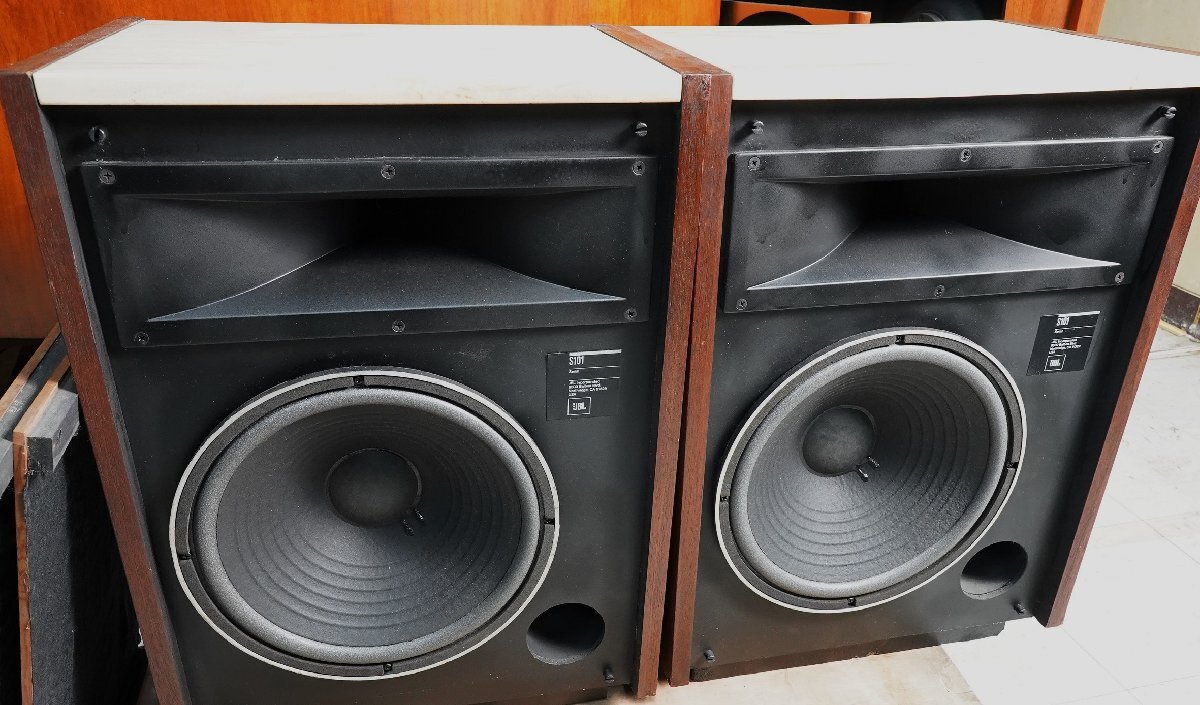 A&P 名器;JBL:S101:組格子箱:ペア;USED(珍品):天板損傷 A&P 名器;JBL:S101:組格子箱:ペア;USED(珍品):天板損傷