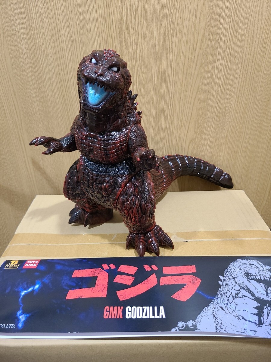 Yahoo!オークション - T-BASE GMKゴジラ 赤黒カラー 初版 Yahoo!オークション - T-BASE GMKゴジラ 赤黒カラー 初版