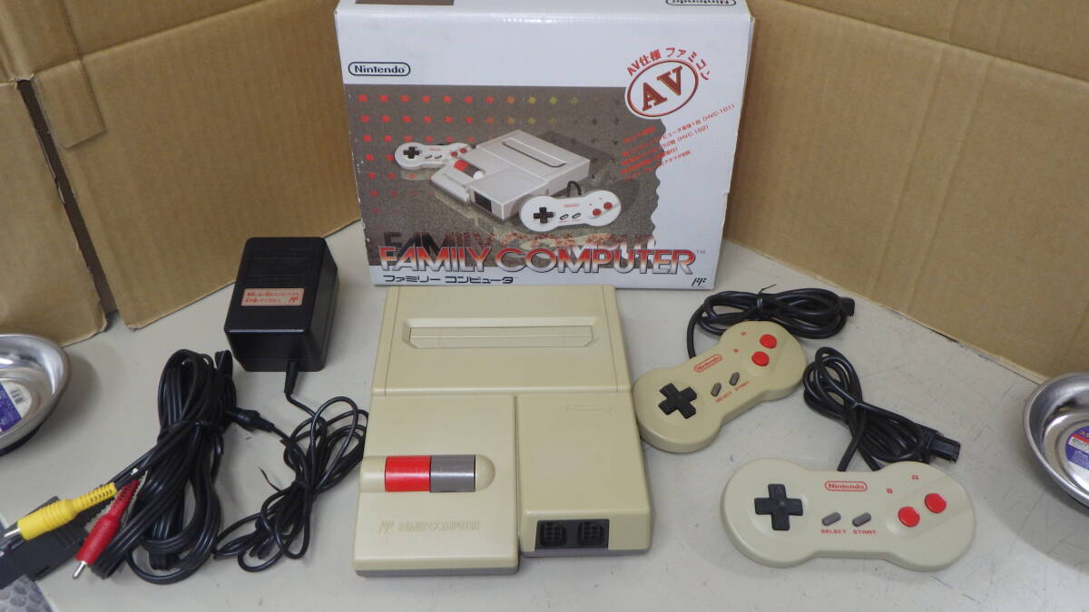 □Nintendo/任天堂□NEWファミコン/AV仕様□ファミリーコンピュータ/FAMILY COMPUTER [HVC-NFF-1]□中古□  ☆即決☆(本体)｜売買されたオークション情報、Yahoo!オークション(旧ヤフオク!) の商品情報をアーカイブ公開 -  オークファン（aucfan.com）