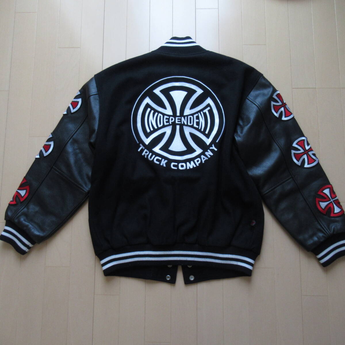 ☆即決送込☆INDEPENDENT スタジャン THRASHER インデペンデント ☆即決送込☆INDEPENDENT スタジャン THRASHER インデペンデント