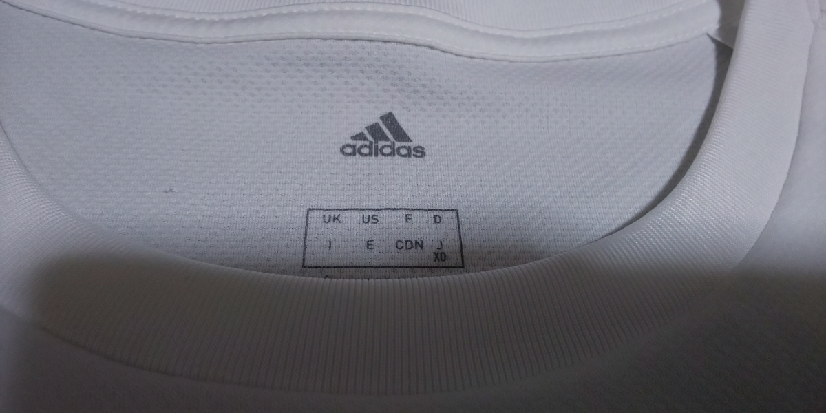 新品adidas白、バックプリント半袖ストレッチトップス サイズXO_画像4