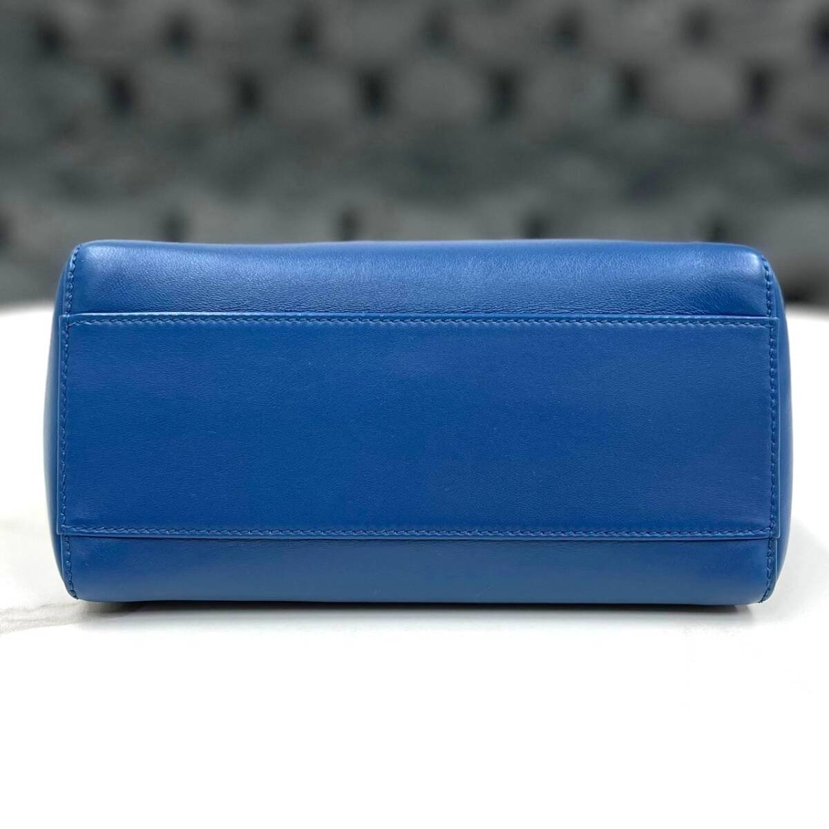 美品 フェンディ ピーカブー ミニ 青 レザー 2way ハンドバッグ 美品 フェンディ ピーカブー ミニ 青 レザー 2way ハンドバッグ