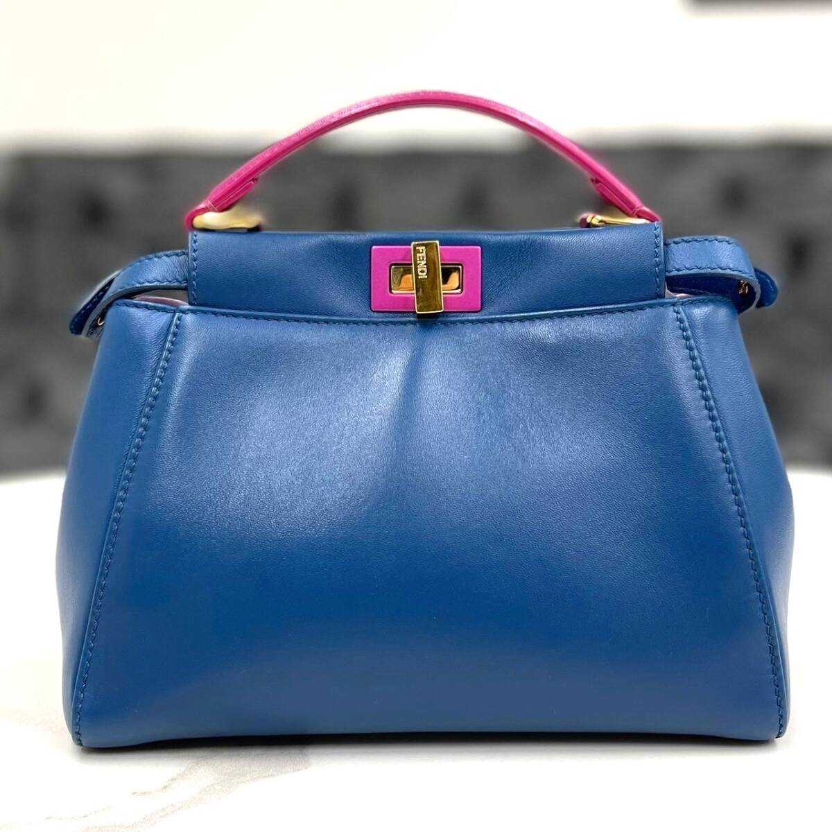 美品 フェンディ ピーカブー ミニ 青 レザー 2way ハンドバッグ 美品 フェンディ ピーカブー ミニ 青 レザー 2way ハンドバッグ