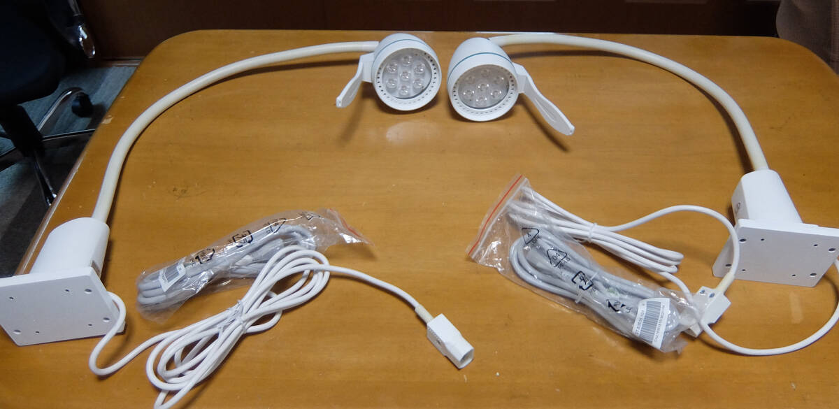 標準色温度 医療用照明器 LID SOTRAMET フレキシブルアーム LED照明灯 ヘプタ 色温度 5500K 47500Lux X2台